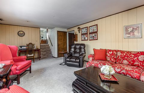 Tiny photo for 10304 Linus Lane, Oak Lawn, IL 60453 (MLS # 12568610)