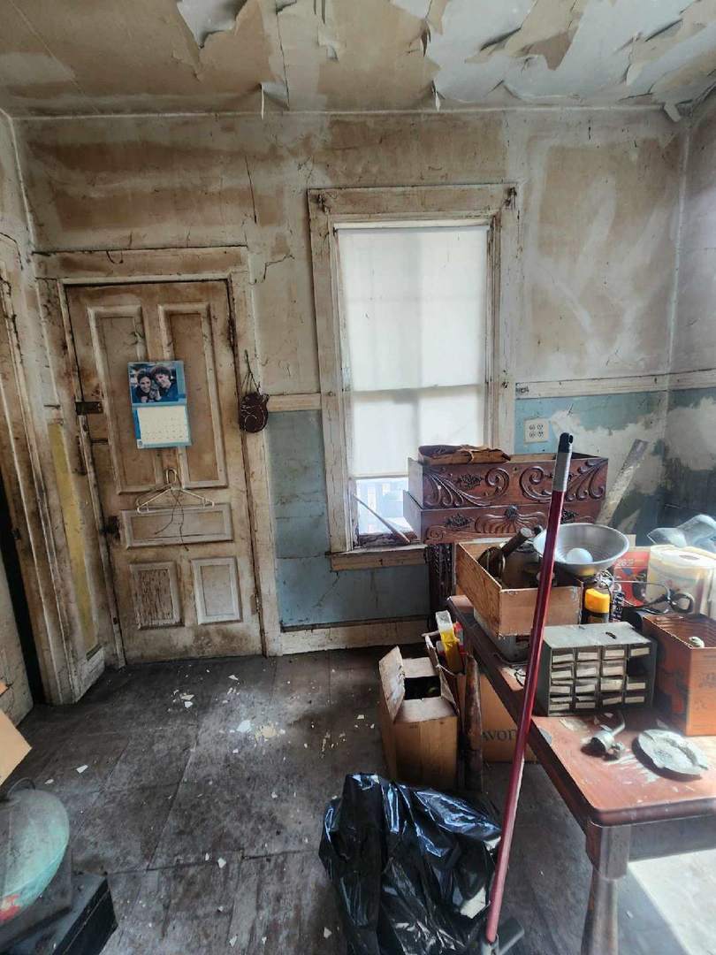 3009 N Whipple Street