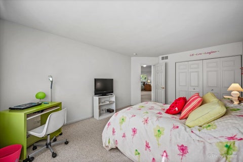 Tiny photo for 5722 Windsor Court, Rolling Meadows, IL 60008 (MLS # 12773201)