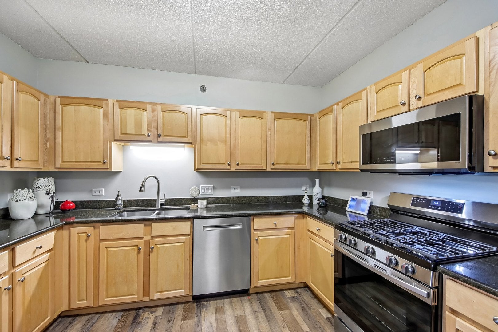 390 W Mahogany Court 406
