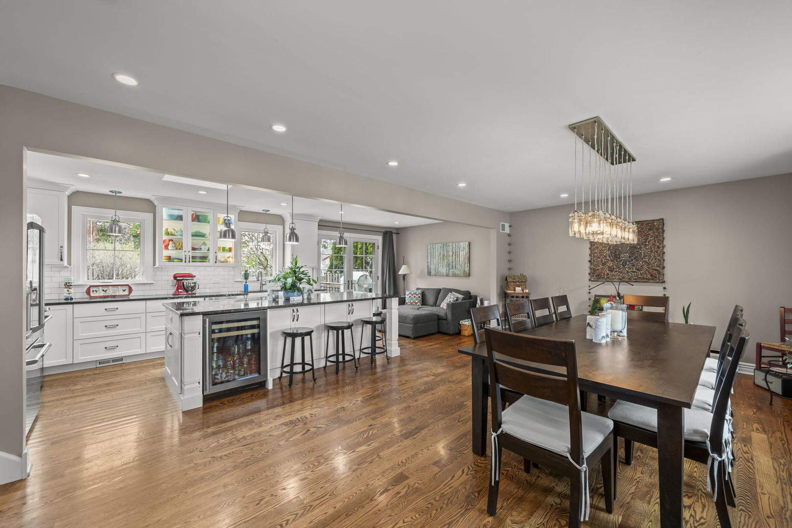 444 S Gibbons Avenue