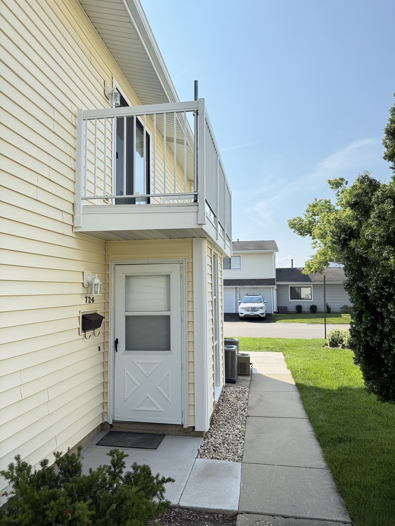 724 Whitesail Drive