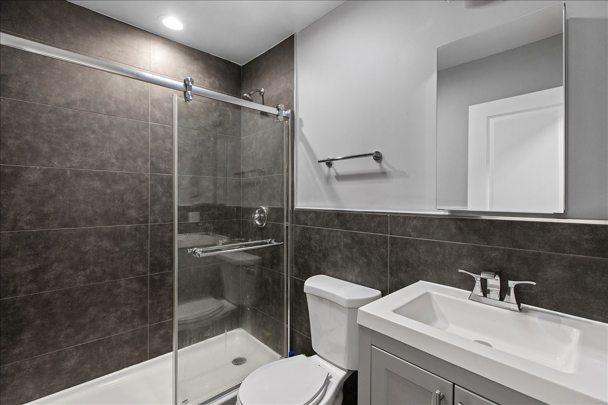541 W OAKDALE Avenue 507