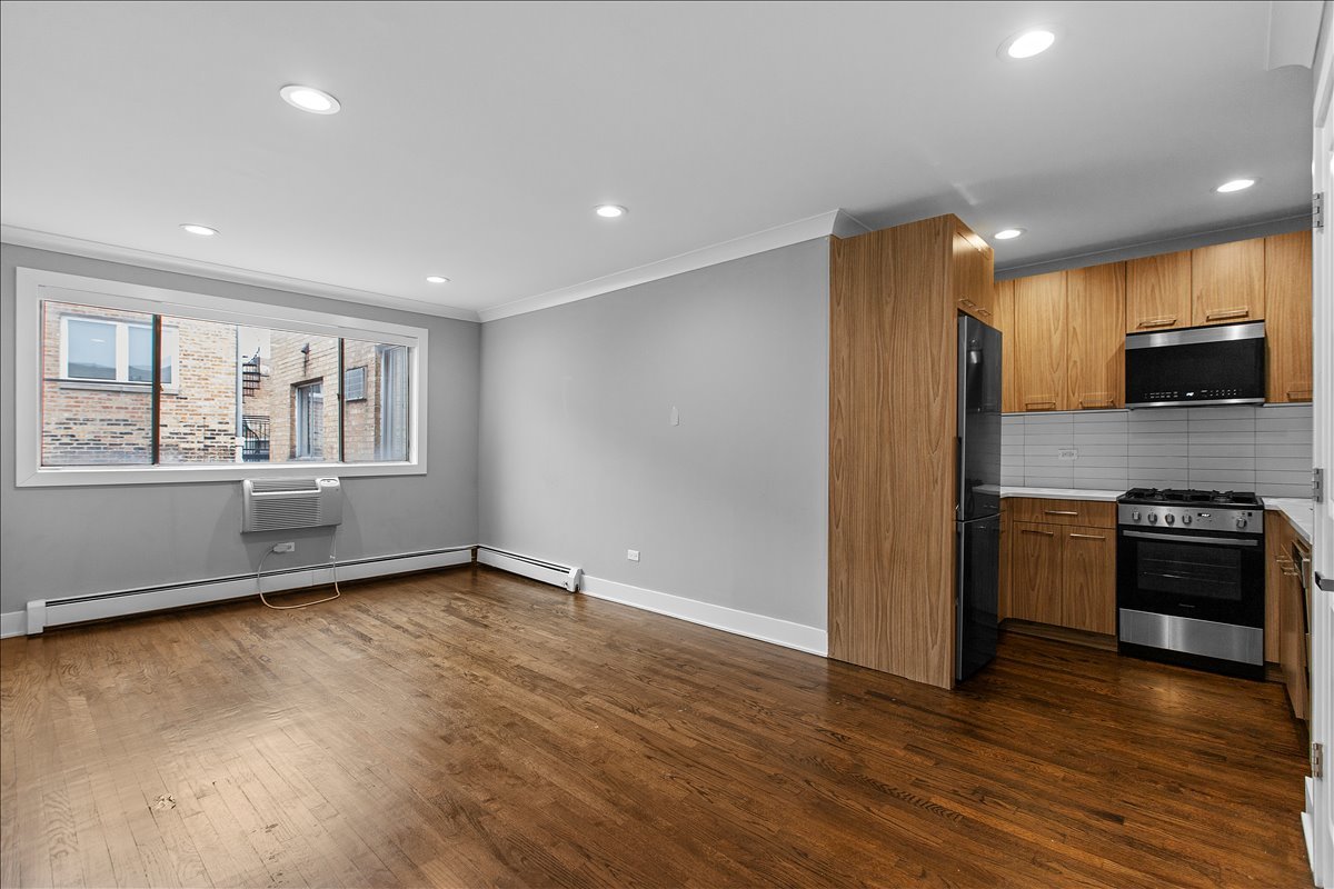 541 W OAKDALE Avenue 507