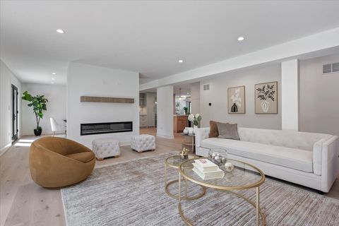 Tiny photo for 1975 Sunset Ridge Road, Northfield, IL 60093 (MLS # 12639828)