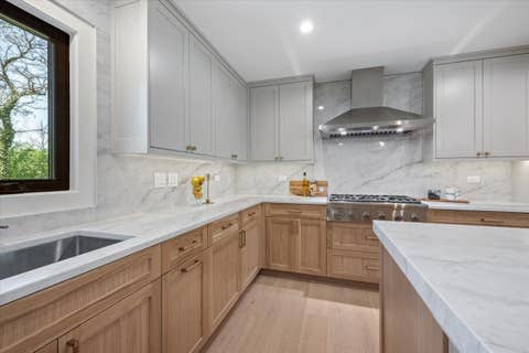 Tiny photo for 1975 Sunset Ridge Road, Northfield, IL 60093 (MLS # 12639828)