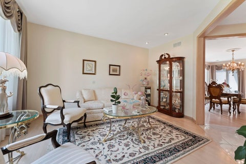 Tiny photo for 417 E Noyes Street, Arlington Heights, IL 60005 (MLS # 12735144)