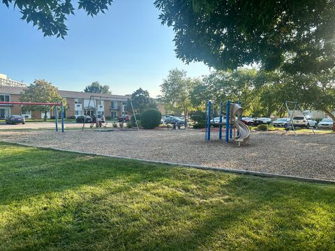 Tiny photo for 8856 Northshore Drive #2C, Des Plaines, IL 60016 (MLS # 12457806)