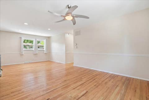 Tiny photo for 175 Selwyn Lane, Buffalo Grove, IL 60089 (MLS # 12700877)