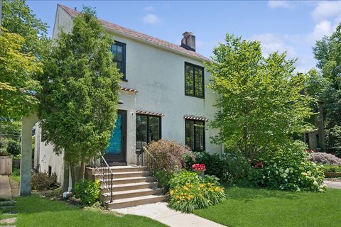 Photo of 2751 Girard Avenue, Evanston, IL 60201 (MLS # 12685531)