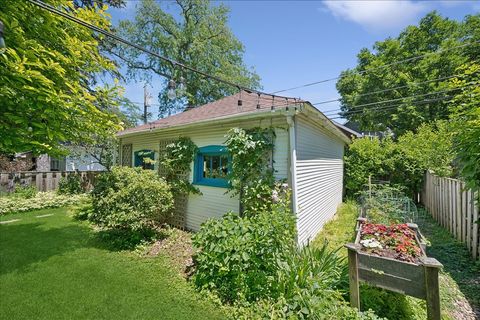 Tiny photo for 2751 Girard Avenue, Evanston, IL 60201 (MLS # 12685531)