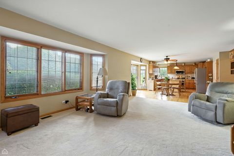 Tiny photo for 115 Flamingo Drive, Roselle, IL 60172 (MLS # 12458166)