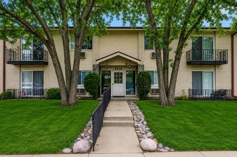 Photo of 8856 Northshore Drive #201A, Des Plaines, IL 60016 (MLS # 12714965)