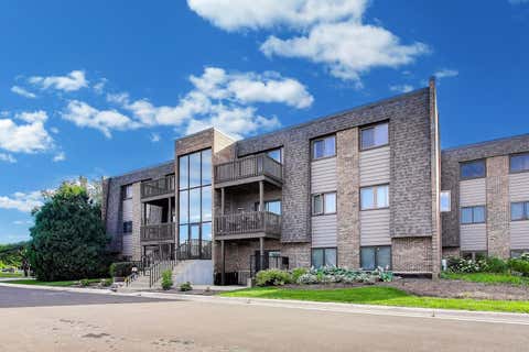 Tiny photo for 1440 Stonebridge Circle #J12, Wheaton, IL 60189 (MLS # 12681476)