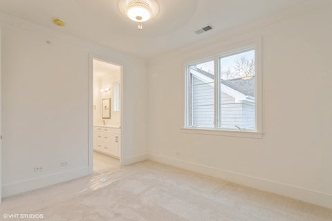 Tiny photo for 946 S Garfield Street, Hinsdale, IL 60521 (MLS # 12570800)