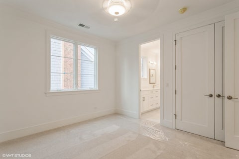 Tiny photo for 946 S Garfield Street, Hinsdale, IL 60521 (MLS # 12570800)