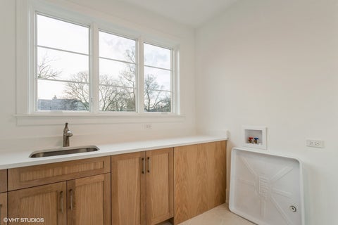 Tiny photo for 946 S Garfield Street, Hinsdale, IL 60521 (MLS # 12570800)