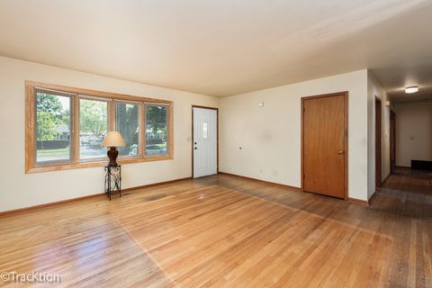 Tiny photo for 756 N Edgelawn Drive, Aurora, IL 60506 (MLS # 12466138)