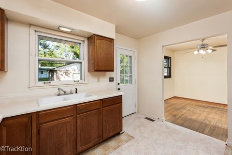 Tiny photo for 756 N Edgelawn Drive, Aurora, IL 60506 (MLS # 12466138)