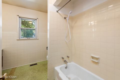 Tiny photo for 756 N Edgelawn Drive, Aurora, IL 60506 (MLS # 12466138)