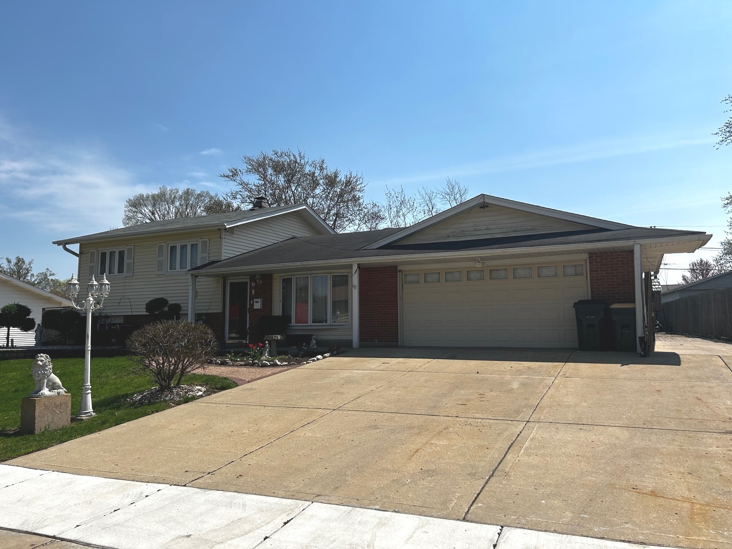 565 Flagstaff Lane