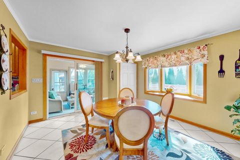 Tiny photo for 1517 White Trail, Elk Grove Village, IL 60007 (MLS # 12486147)