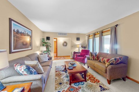 Tiny photo for 1517 White Trail, Elk Grove Village, IL 60007 (MLS # 12486147)