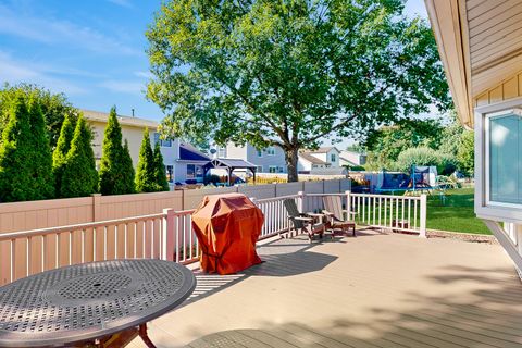 Tiny photo for 1517 White Trail, Elk Grove Village, IL 60007 (MLS # 12486147)