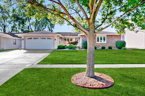 Photo of 1517 White Trail, Elk Grove Village, IL 60007 (MLS # 12486147) Photo of 1517 White Trail, Elk Grove Village, IL 60007 (MLS # 12486147)