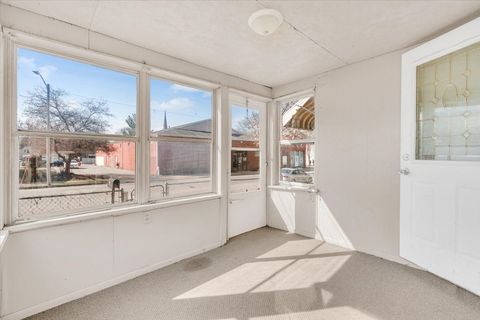 Tiny photo for 1330 W 7TH Street, Davenport, IA 52802 (MLS # 12605200)