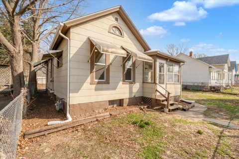 Tiny photo for 1330 W 7TH Street, Davenport, IA 52802 (MLS # 12605200)