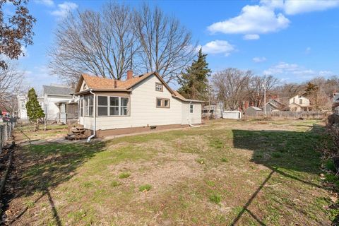 Tiny photo for 1330 W 7TH Street, Davenport, IA 52802 (MLS # 12605200)