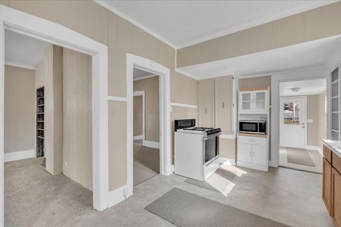 Tiny photo for 1330 W 7TH Street, Davenport, IA 52802 (MLS # 12605200)