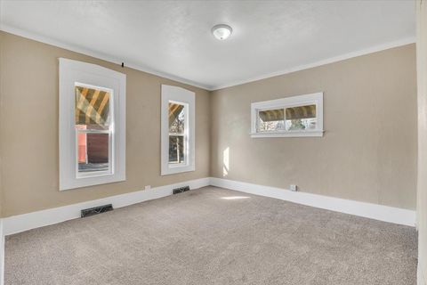 Tiny photo for 1330 W 7TH Street, Davenport, IA 52802 (MLS # 12605200)