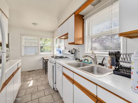 Tiny photo for 405 Greenfield Avenue, Glen Ellyn, IL 60137 (MLS # 12623565)