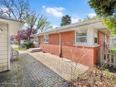 Tiny photo for 405 Greenfield Avenue, Glen Ellyn, IL 60137 (MLS # 12623565)