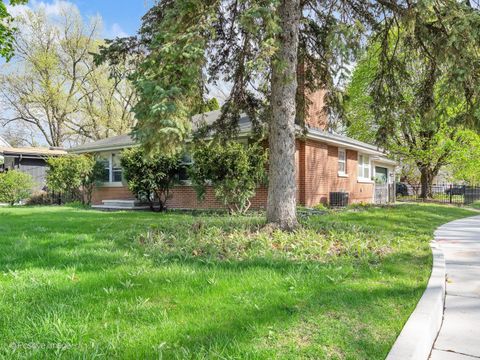 Tiny photo for 405 Greenfield Avenue, Glen Ellyn, IL 60137 (MLS # 12623565)