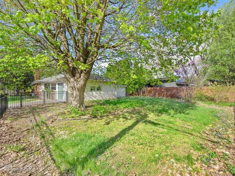 Tiny photo for 405 Greenfield Avenue, Glen Ellyn, IL 60137 (MLS # 12623565)
