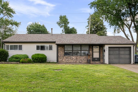 Tiny photo for 1904 N Oak Street, Bettendorf, IA 52722 (MLS # 12686855)