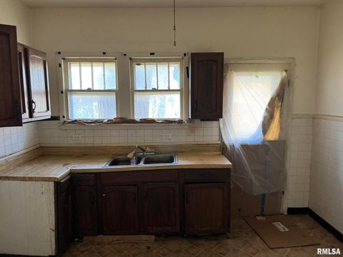 Tiny photo for 962 E BROADWAY, Centralia, IL 62801 (MLS # EB460468)