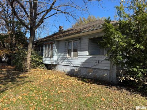 Tiny photo for 962 E BROADWAY, Centralia, IL 62801 (MLS # EB460468)