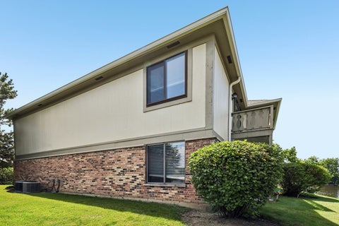 Tiny photo for 1728 N Emerald Bay #4, Palatine, IL 60074 (MLS # 12691182)