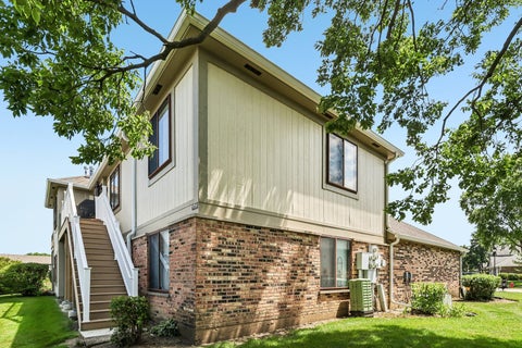 Tiny photo for 1728 N Emerald Bay #4, Palatine, IL 60074 (MLS # 12691182)