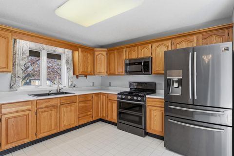 Tiny photo for 800 Cambridge Drive, Paxton, IL 60957 (MLS # 12531745)