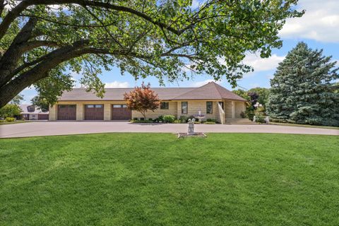 Tiny photo for 800 Cambridge Drive, Paxton, IL 60957 (MLS # 12531745)