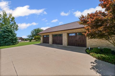Tiny photo for 800 Cambridge Drive, Paxton, IL 60957 (MLS # 12531745)