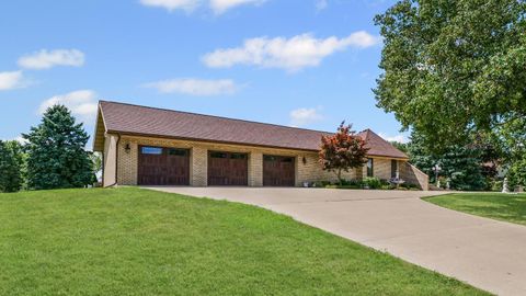 Tiny photo for 800 Cambridge Drive, Paxton, IL 60957 (MLS # 12531745)