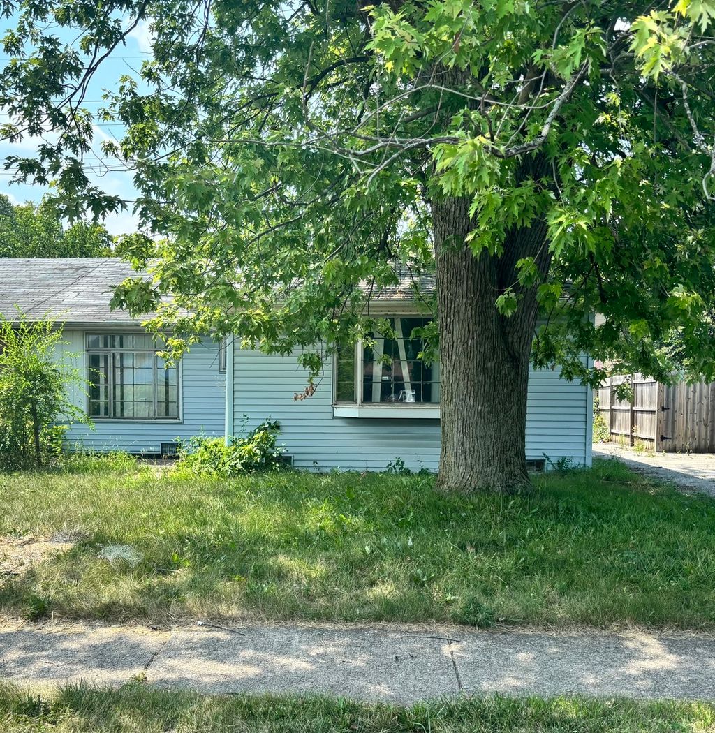 Photo for 14044 S Grace Avenue, Robbins, IL 60472 (MLS # 12436484)