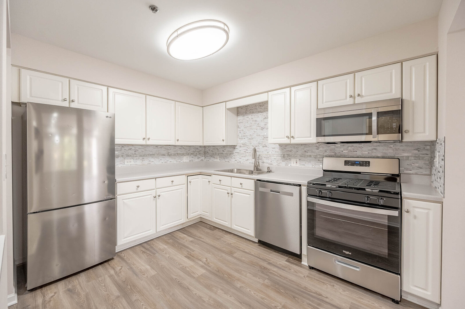 6550 W Gunnison Street 303