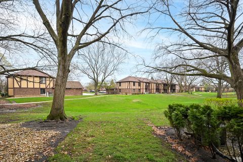 Tiny photo for 1737 Harrow Court #D, Wheaton, IL 60189 (MLS # 12614627)